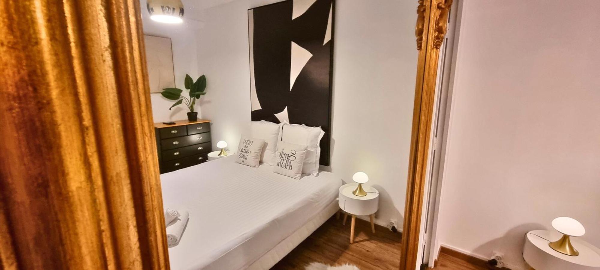 Au Palais Des Pyrenees! Hyper Centre -Clim-Balcon-Parking Gratuit Apartment โป ภายนอก รูปภาพ